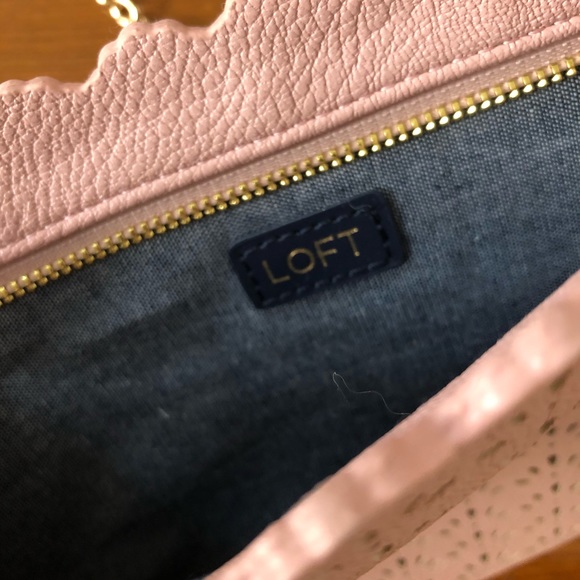 Gold Chain Laser Cut Purse - Picture 3 of 3